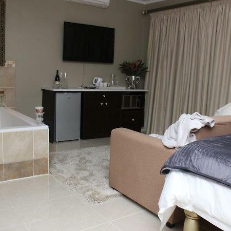 Reliwave Pty Ltd Apartment Bloemfontein Bagian luar foto