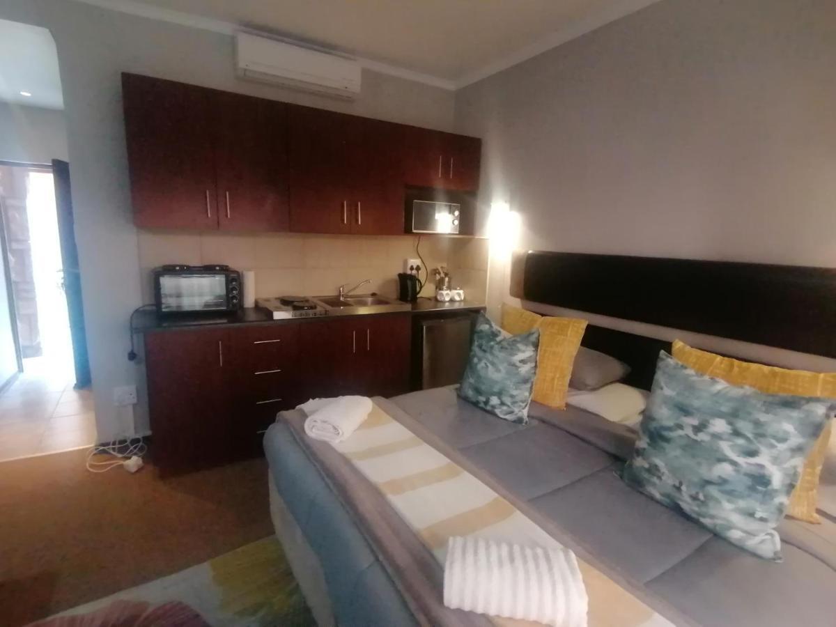 Reliwave Pty Ltd Apartment Bloemfontein Bagian luar foto