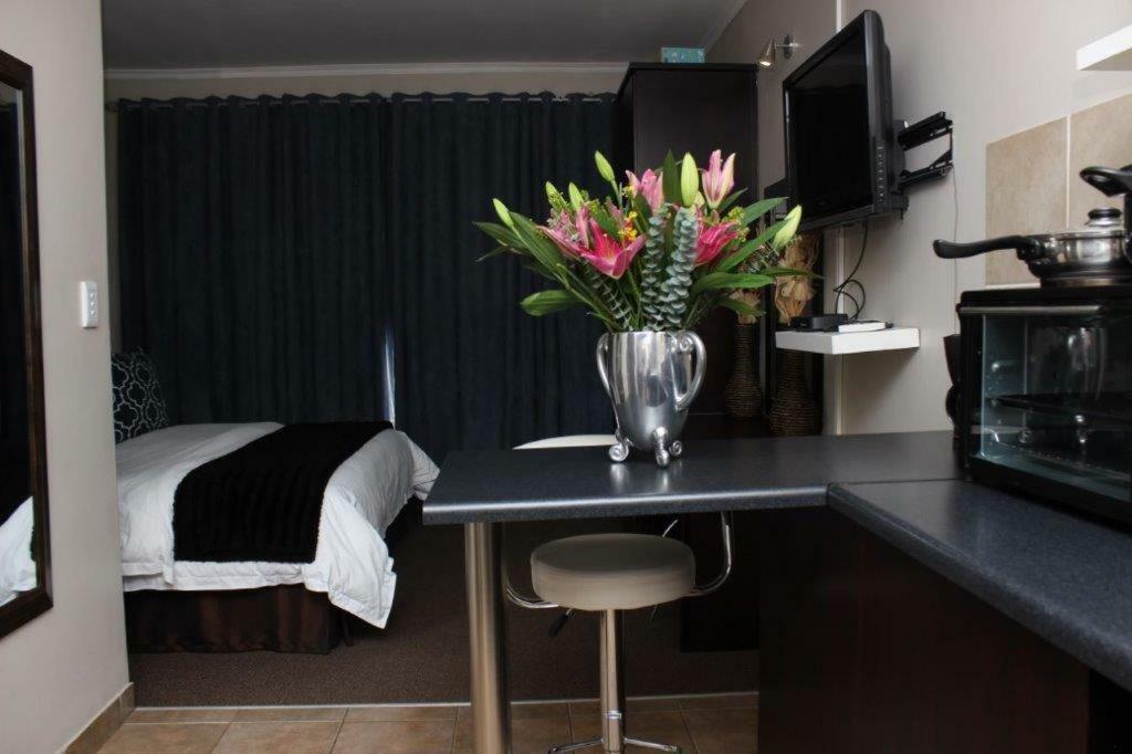 Reliwave Pty Ltd Apartment Bloemfontein Bagian luar foto
