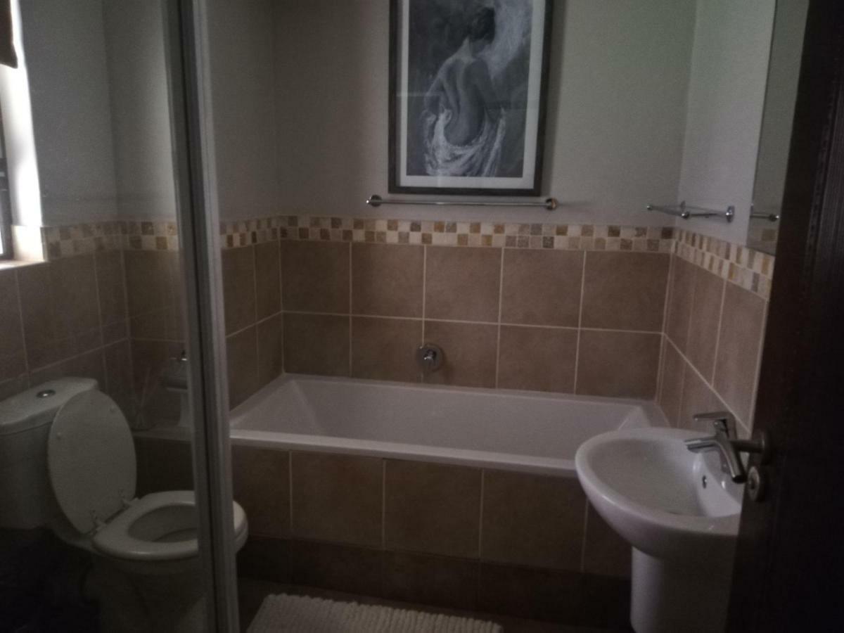 Reliwave Pty Ltd Apartment Bloemfontein Bagian luar foto